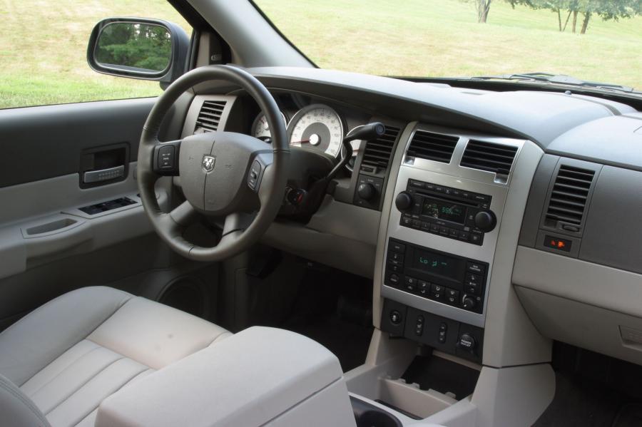  Dodge Durango 2004 года  (фото 20 из 30)